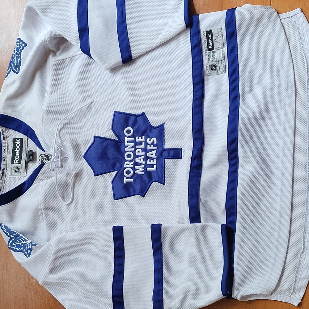 Official Toronto MapleLeafs jersey